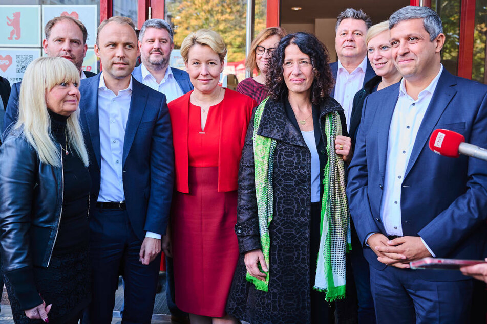 Bereits am Montag sind die Sondierungsteams von SPD, Grünen und FDP im Sitz des Berliner SPD-Landesverbandes zusammengekommen.