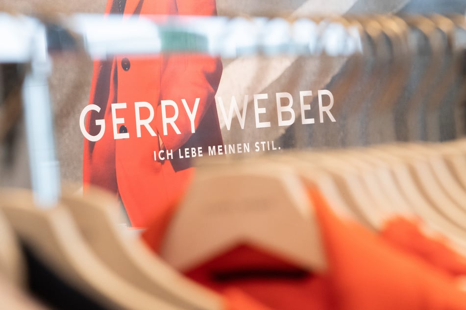 Der Modehersteller Gerry Weber schließt alle seine Filialen in Deutschland.