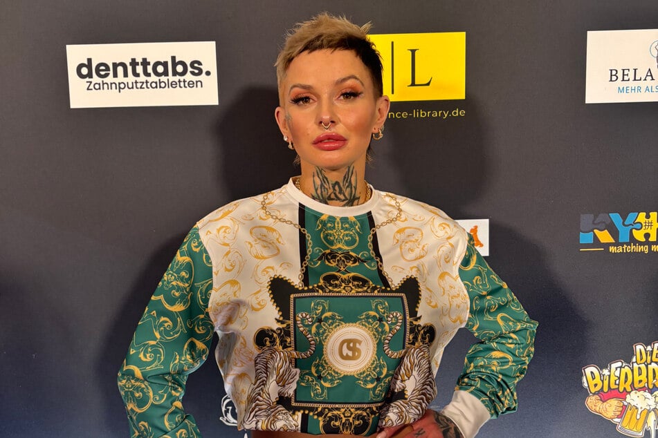 TAG24 traf Edith Stehfest (31) bei der Modeshow von Eric Sindermann in Berlin.