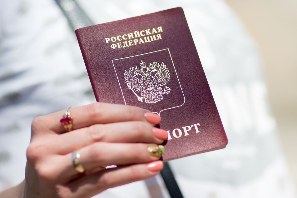 In den von Russland besetzen Gebieten in der Ukraine wurden laut russischen Angaben 1,5 Millionen russische Pässe ausgestellt.
