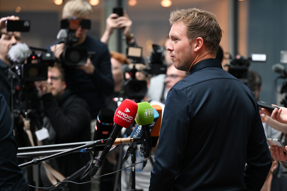 Vor dem Abflug der Nationalmannschaft war die Notwendigkeit der USA-Reise das große Medienthema für Bundestrainer Julian Nagelsmann (36).