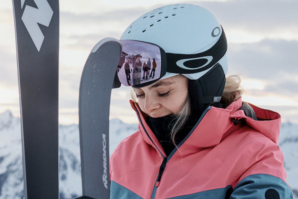 Skihelme, Handschuhe, Skihosen gibt's hier gerade zum Hammerpreis