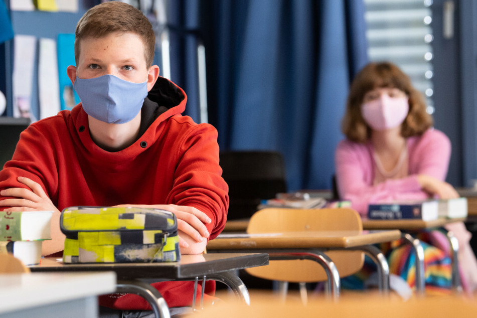 Auch in Brandenburgs Schulen gilt nun eine Maskenpflicht. (Symbolbild)