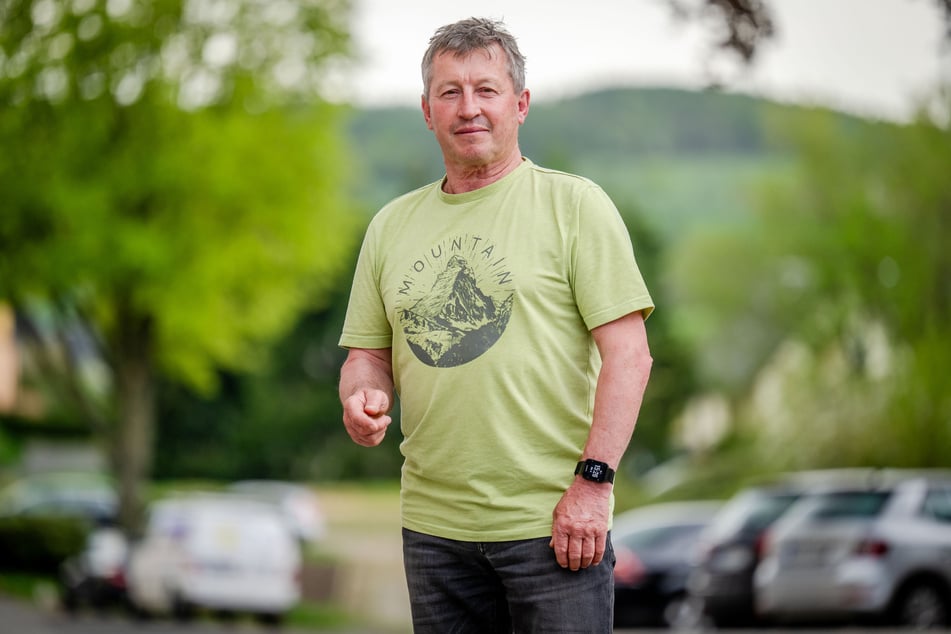 Bürgermeister Thomas Schurig (63) ließ einen Radweg bauen – und soll ihn wieder abreißen.
