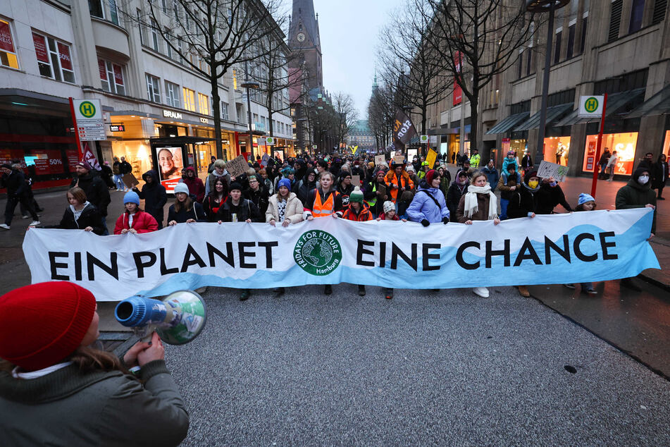 Die Aktivisten von Fridays for Future kritisieren das überarbeitete Klimaschutzgesetz in Hamburg und wollen auch in Zukunft weiter auf die Straße gehen.