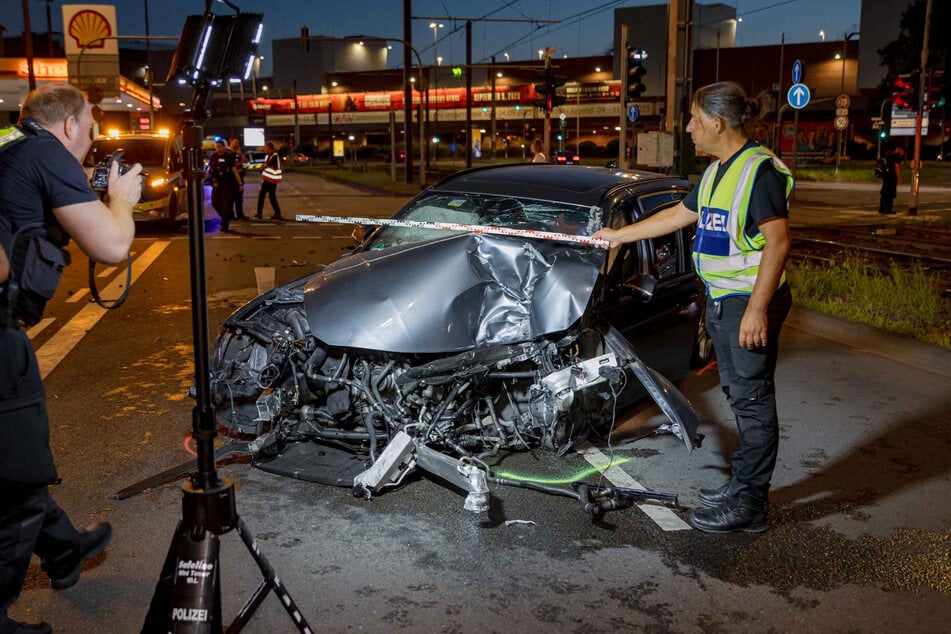 Die Polizei sicherte noch am Montagabend Unfallspuren.