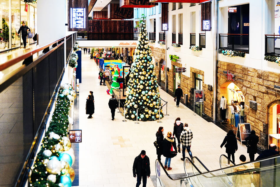 Zum dritten Advent habt Ihr die Gelegenheit, gemütlich durch den Tempelhofer Hafen zu schlendern und die passenden Geschenke zu suchen.