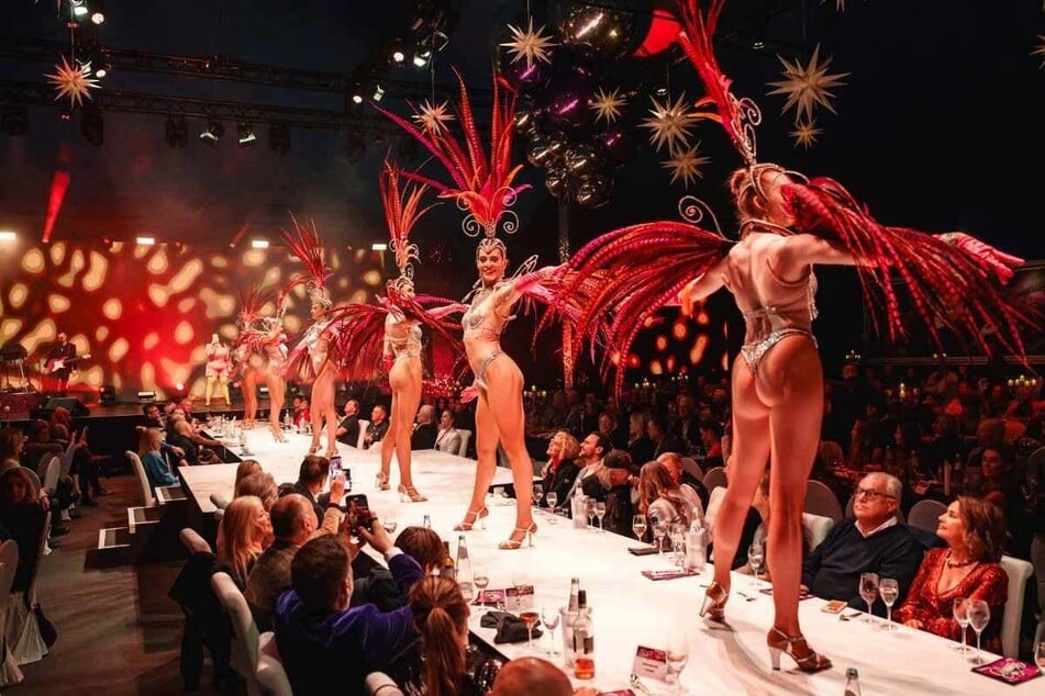 Magische Abende mit Show, leckerem Essen und Party erwarten Euch bei "Moments 3" in Dresden.