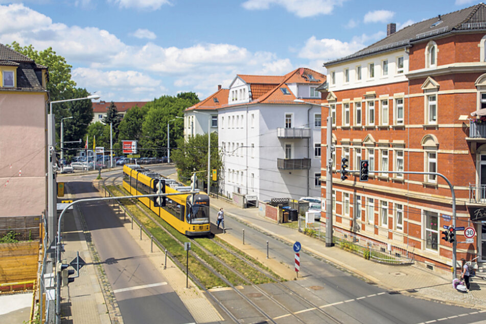Aktuell ist es auf der Steinbacher Straße zwischen Hebbelplatz und Chamissostraße noch zu eng für die neuen Bahnen.