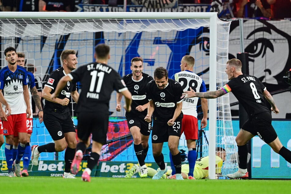 Im Hinspiel im Volkspark krönten sich die Kiezkicker mit einem 2:0-Sieg zum Stadtmeister.