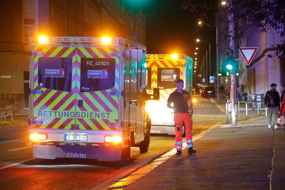 Der Rettungsdienst und die Polizei wurden am Freitagabend zu einer Schlägerei auf dem Chemnitzer Sonnenberg gerufen.
