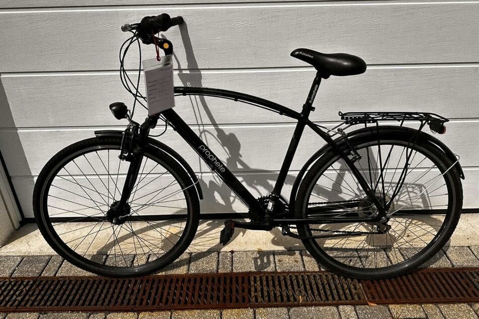 Schwarzen 28"-Herrenrad der Marke "Prophete Entdecker 700", Juli 2026