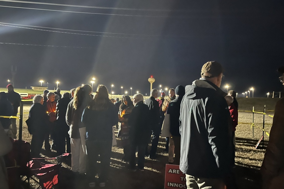 Supporters of Raheem Taylor gather together as the hour of his execution drew near.