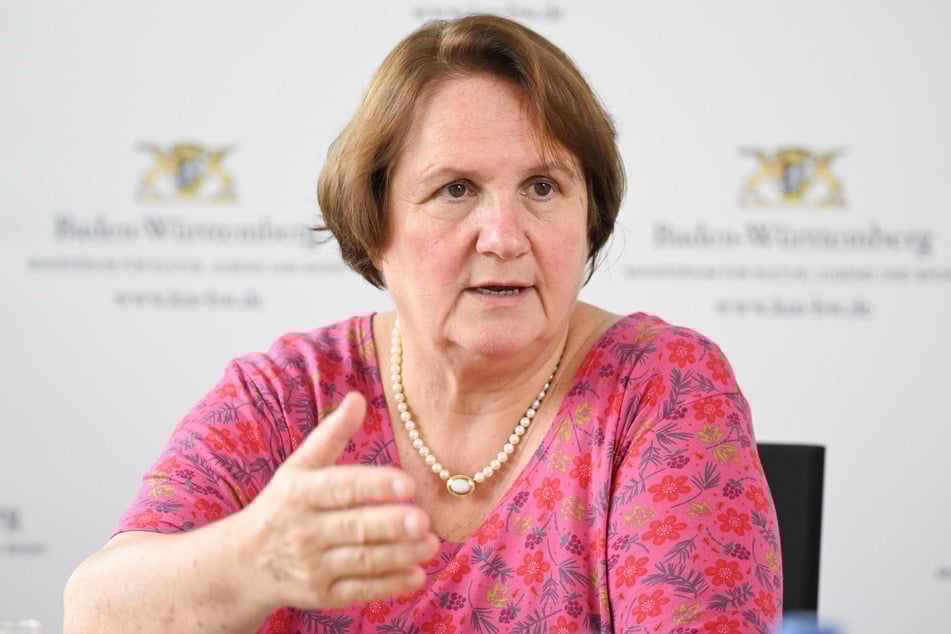 Theresa Schopper (64, Grüne) stimmt strengeren Handy-Regelungen zu. (Archivbild)