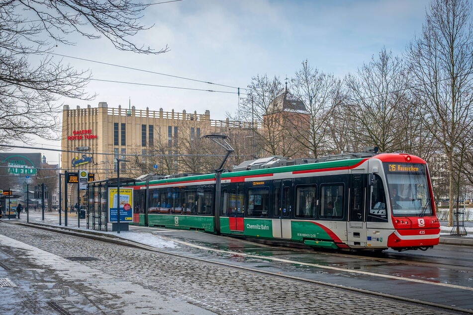 Am 18. Januar verkehren zusätzliche Züge und Busse zum Event.