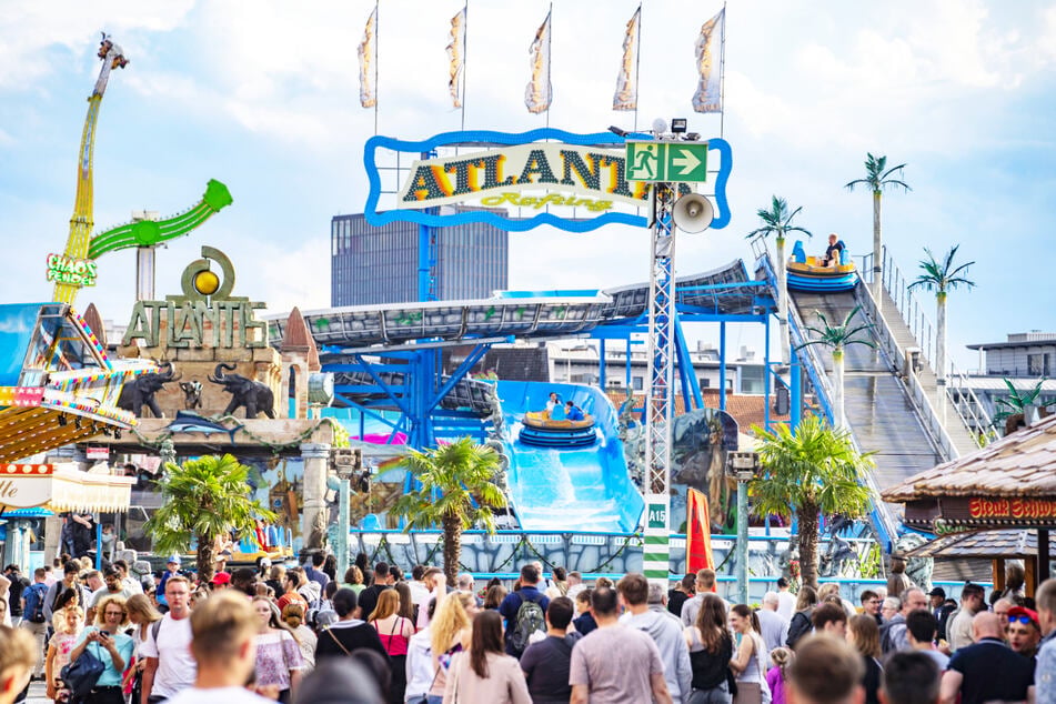 Atlantis Rafting bringt Wildwasser-Feeling auf das Heiligengeistfeld.