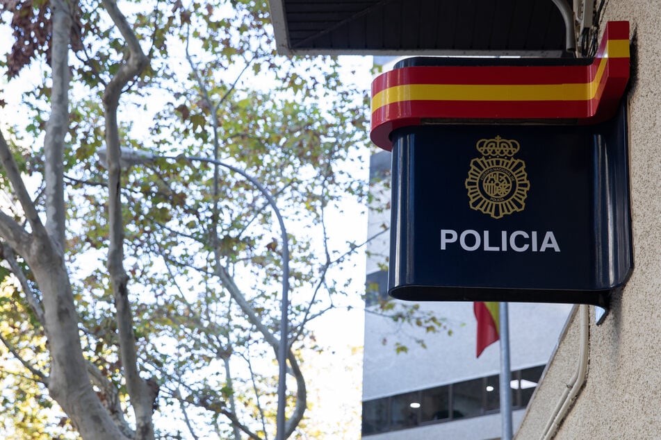 Die spanische Polizei hat eine Prostituierte und einen Türsteher festgenommen. Beide kamen später wieder frei. (Symbolbild)