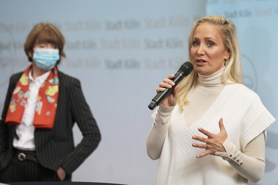Janine Kunze (46) ist Werbeträgerin einer Kampagne der Stadt, die die Menschen davon abhalten soll, zum Feiern am 11.11. in die Stadt zu kommen.