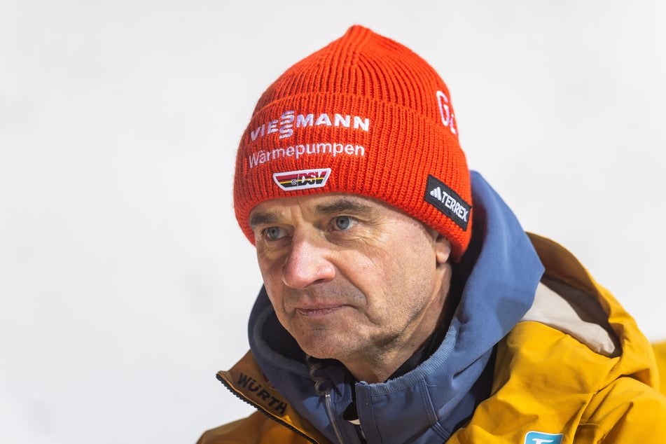 Bundestrainer Stefan Horngacher nahm die Disqualifikation von Timi Zajc mit Humor.