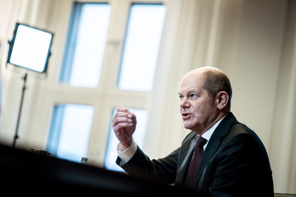 Eine Steuerreform mit höherer Belastung für Vielverdiener hilft nach Ansicht von Vizekanzler Olaf Scholz (62, SPD) nur begrenzt gegen die coronabedingt hohen Schulden.