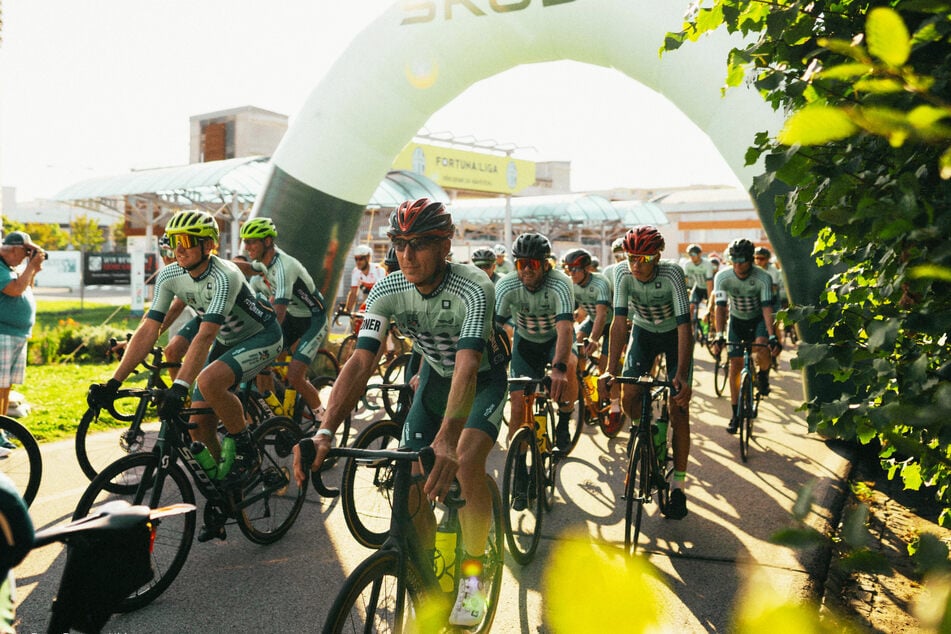 Eins der Highlights beim SattelFest in Chemnitz: Die Zieleinfahrt des European Peace Rides 2024 (früher "Friedensfahrt").