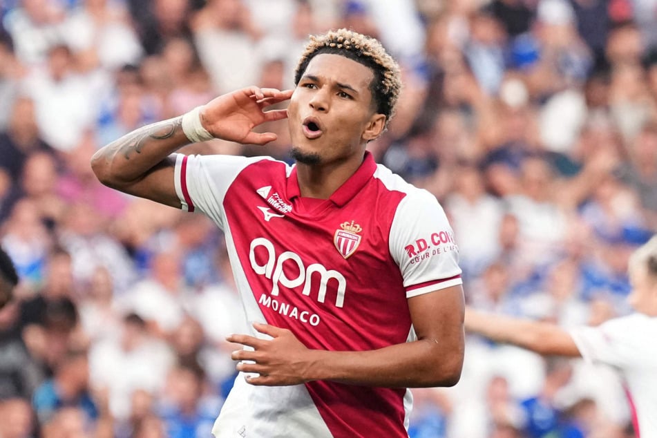 Der wohl bekannteste Debütant dürfte Paris Brunner (20) sein, der für die AS Monaco spielt und jahrelang für den BVB auflief. Er wurde mit der U17 2023 Europa- und Weltmeister.