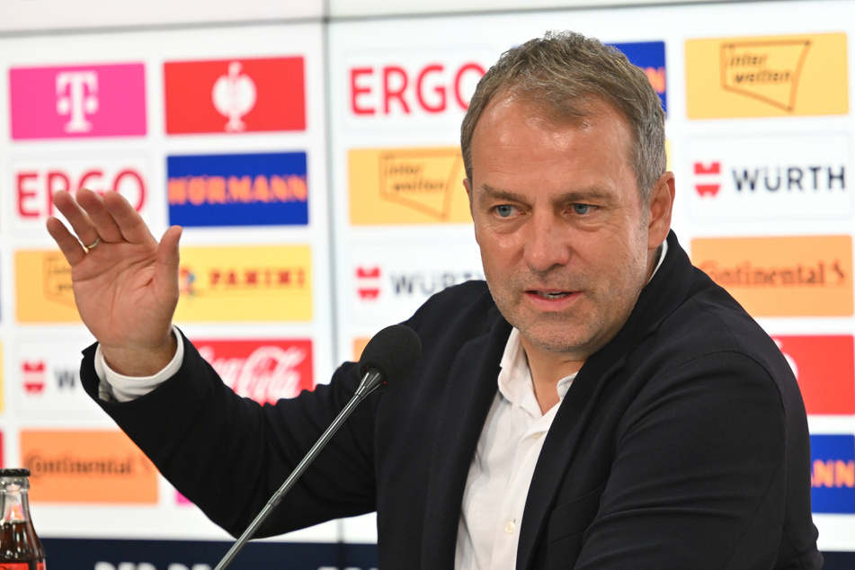 Bundestrainer Hansi Flick (58) steht nach einer Sieglos-Serie in der Kritik.
