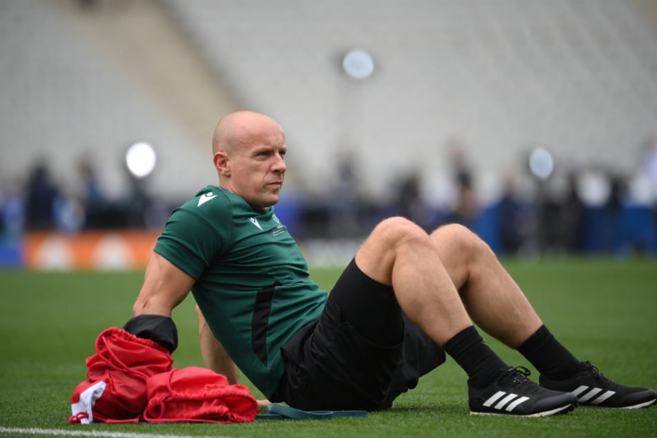 Referee Szymon Marciniak (42) am Freitag in Vorbereitung auf das CL-Finale in Istanbul.