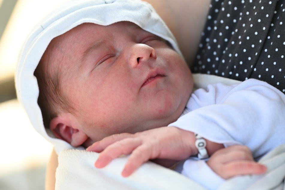 Jubiläumsbaby! Lukas ist das 1000. Baby, das in diesem Jahr im DRK Krankenhaus Rabenstein das Licht der Welt erblickte.
