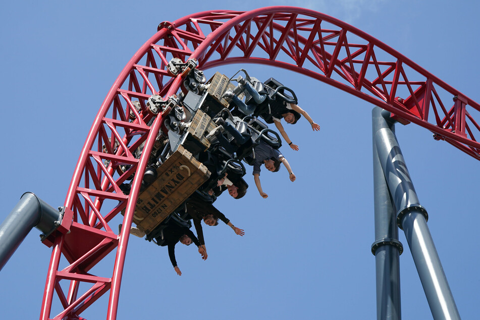 Im Freizeitpark Plihn gibt's jede Menge Nervenkitzel wie auf der Achterbahn "Dynamite".