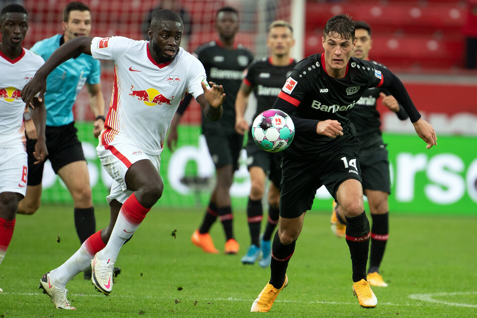 Noch ist nicht sicher, ob der Ex-Leipziger Patrik Schick (25, r.) für die Partie gegen RB fit ist. (Archivbild)