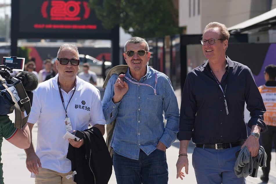 RTL-Reporter Kai Ebel (61, l.), Formel-1-Experte Günther Steiner (60, M.) und TV-Moderator Florian König (58) wollen auch dieses Jahr durchs Fahrerlager laufen.