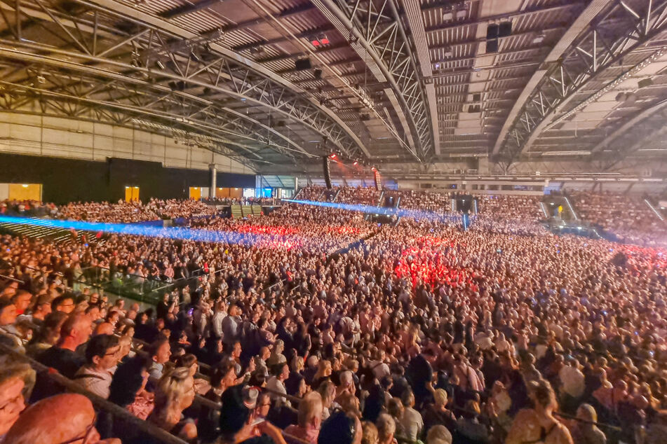 Das Konzert war schon seit Wochen restlos ausverkauft: Mehr als 10.000 Fans kamen, um den Österreicher zu sehen.