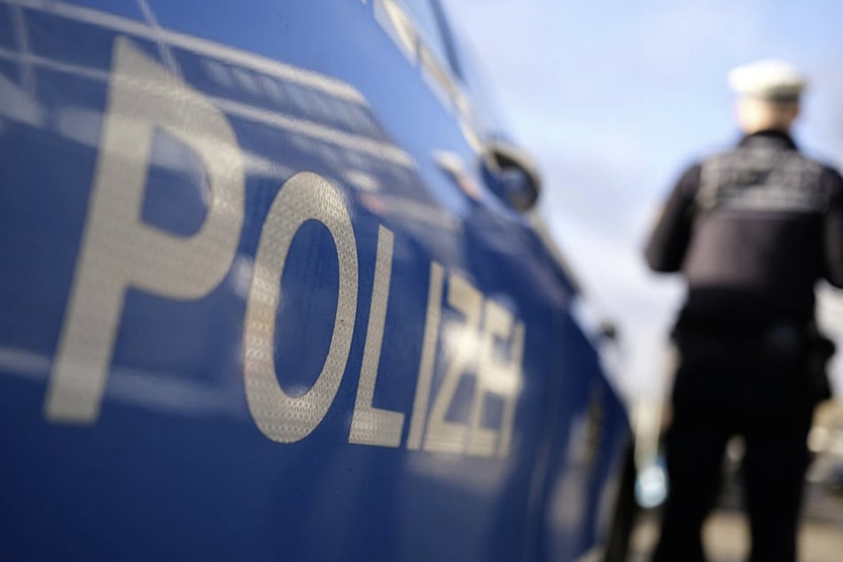 Die Polizei untersuchte das Schiff nach dem Unfall. (Symbolbild)