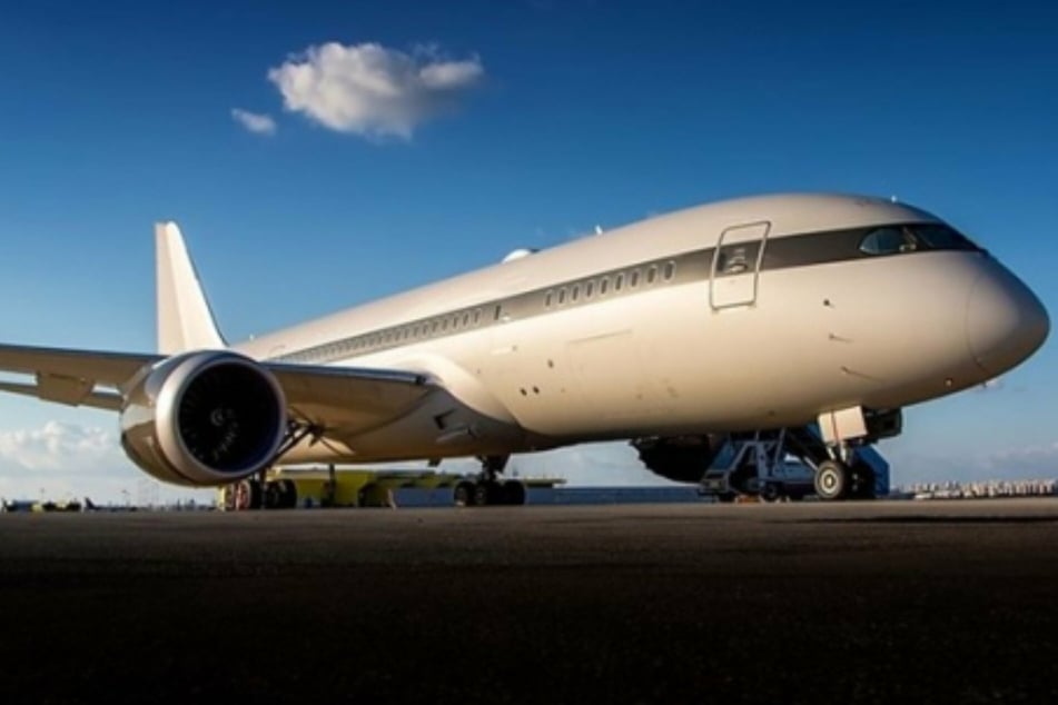 Abramowitschs Boeing 787-8 BBJ soll in Dubai parken.