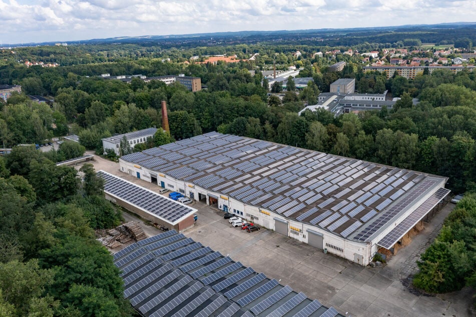 Die Görlitzer Firma erzeugt ihren Strom ebenfalls aus eigentlich ausrangierten Paneelen.