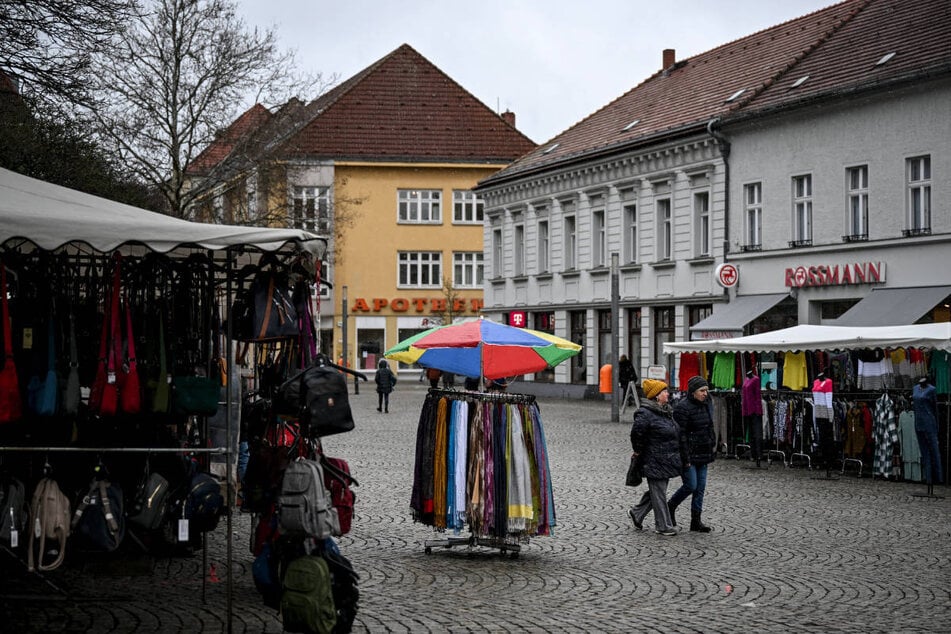 Die Kugelbombe ist auf dem Marktplatz in der Spandauer Altstadt hochgegangen. (Archivfoto)