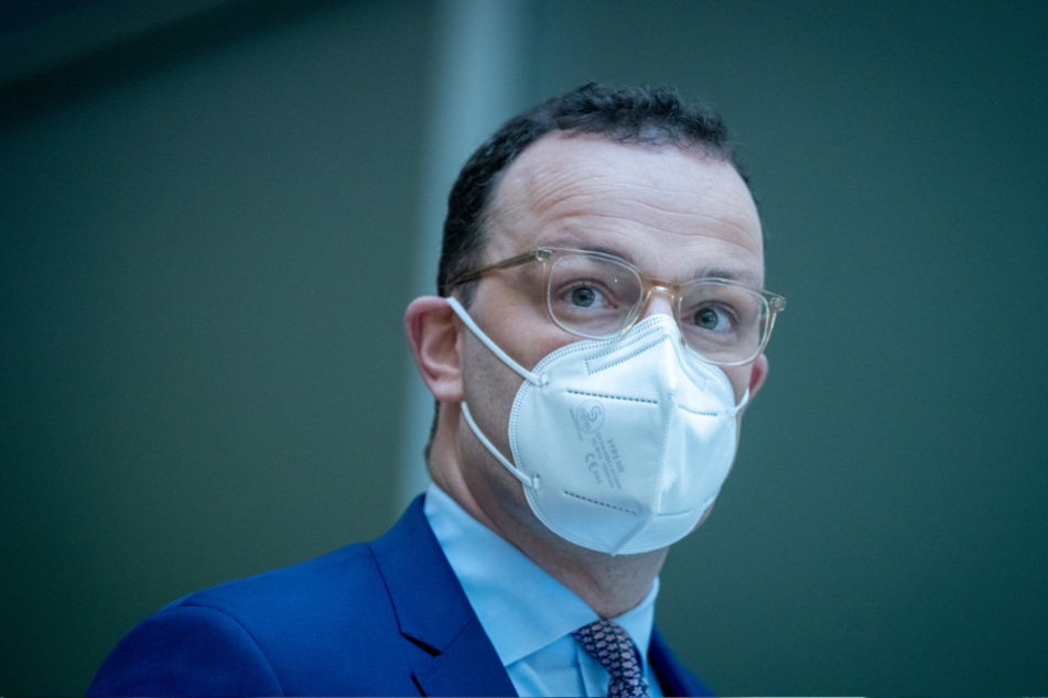 Berlin: Jens Spahn, Bundesminister für Gesundheit, gibt in seinem Ministerium eine Pressekonferenz zur Impfstrategie der Bundesregierung.
