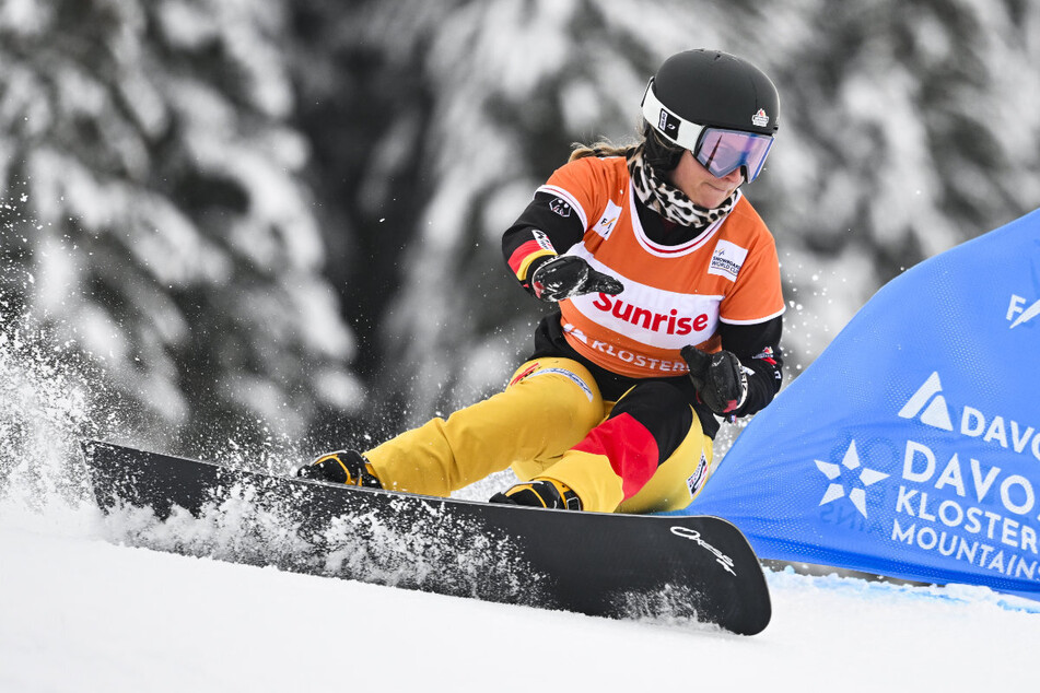 In der Schweiz schafft die deutsche Vorzeige-Snowboarderin Ramona Hofmeister (27) den Titel-Hattrick.