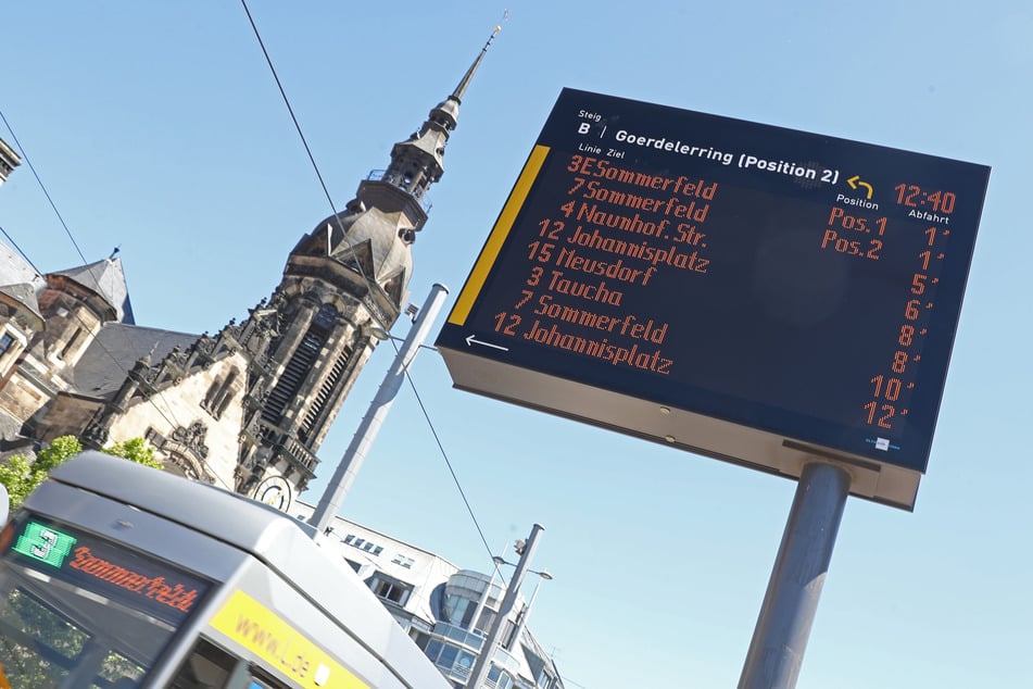 Neue Anzeigen sollen öffentliche Verkehrsmittel in Leipzig künftig noch einfacher zugänglich machen.