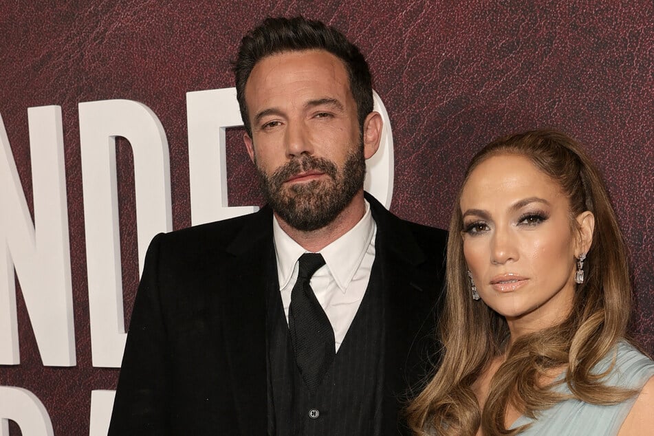 Jennifer Lopez (r.) and Ben Affleck's rumored divorce seems all but inevitable at this point, as the Gone Girl actor has purchased a new home for himself.