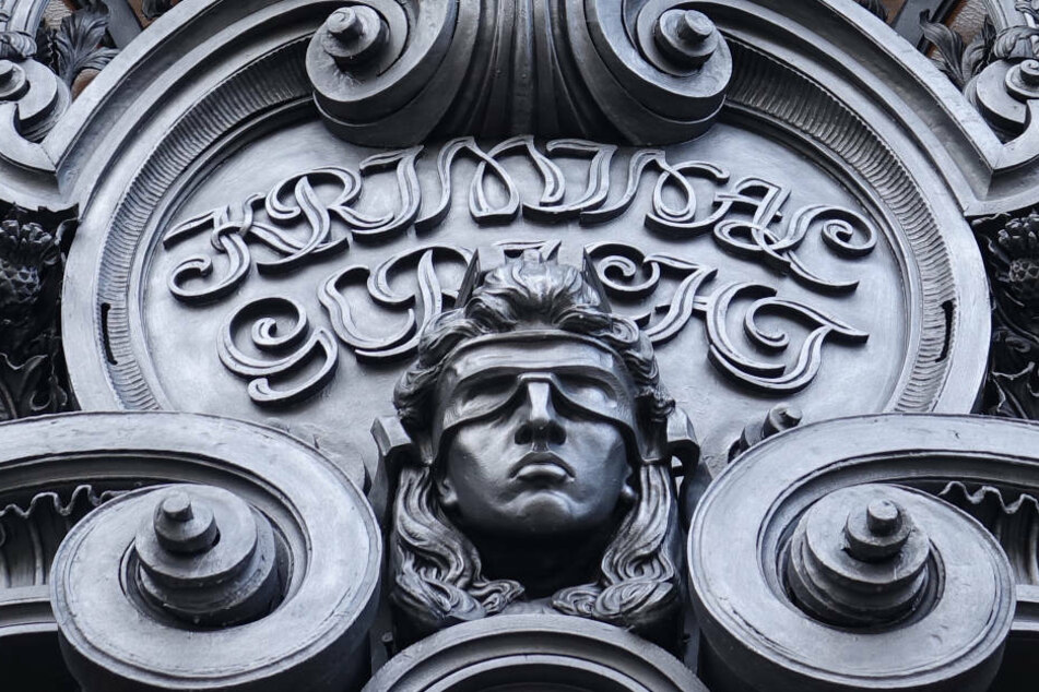 Ein 31-Jähriger muss sich am Dienstag vor dem Amtsgericht Berlin-Tiergarten wegen sexuellen Missbrauchs einer Nachhilfeschülerin verantworten. (Symbolfoto)