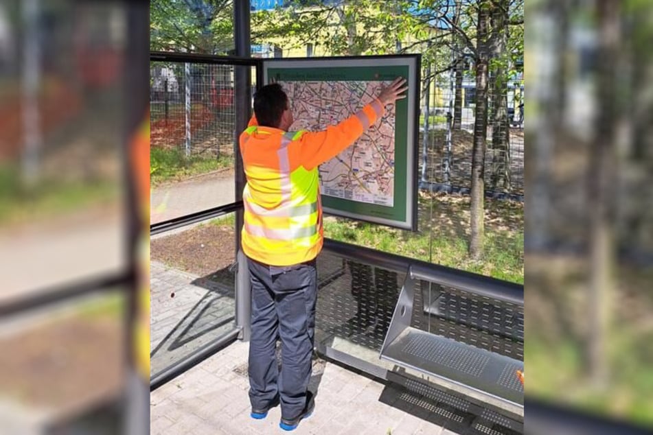 Diese Woche wurden an DVB-Haltestellen neue und aktualisierte Wanderkarten angebracht.