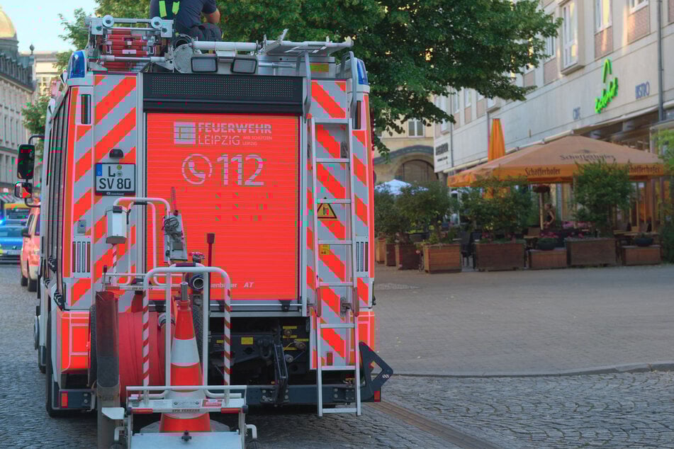Auf der Reichsstraße befinden sich mehrere Restaurants. Da die Straße sich in der Nähe vom Höfe am Brühl und Markt befindet, ist sie beliebt.