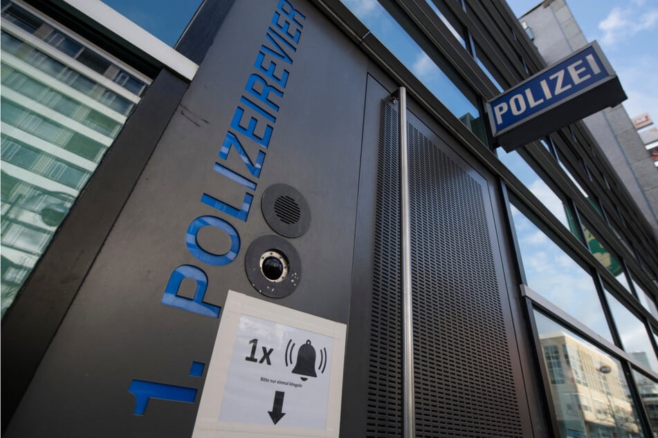 Bereits im Oktober hatte die Staatsanwaltschaft die Ermittlungen gegen Beamtinnen und Beamte des 1. Polizeireviers aufgenommen.