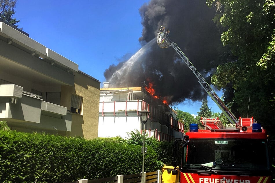 Bei dem Einsatz in München konnte auch ein vermisster Arbeiter im Gebäude gerettet werden.