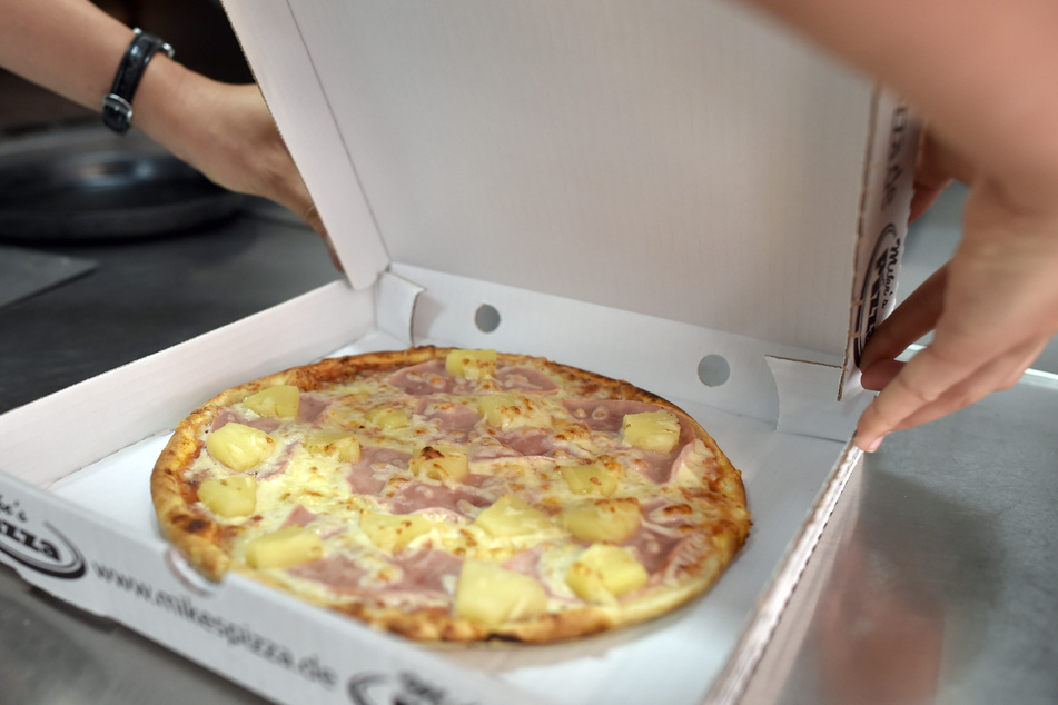Eigentlich sollte das Pizza-Taxi saftige Pizzen ausliefern. Doch für einen Tag wurde der Wagen zweckentfremdet.