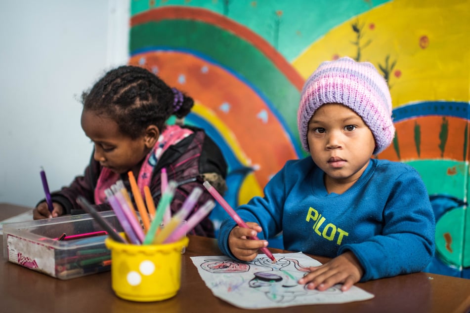Das Bildungsprojekt richtet sich vor allem an Kinder aus den Townships in Kapstadt, damit sie später ein selbstbestimmtes Leben in ihrer Heimat führen können.