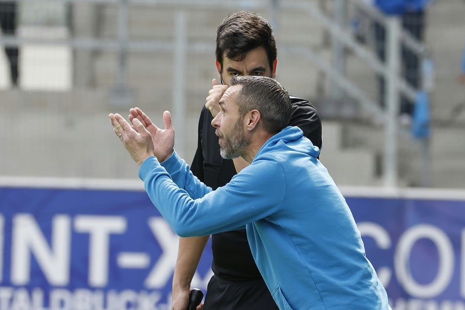 Trainer Christian Tiffert (42) war nach der Niederlage gegen Meuselwitz am Samstag richtig sauer.