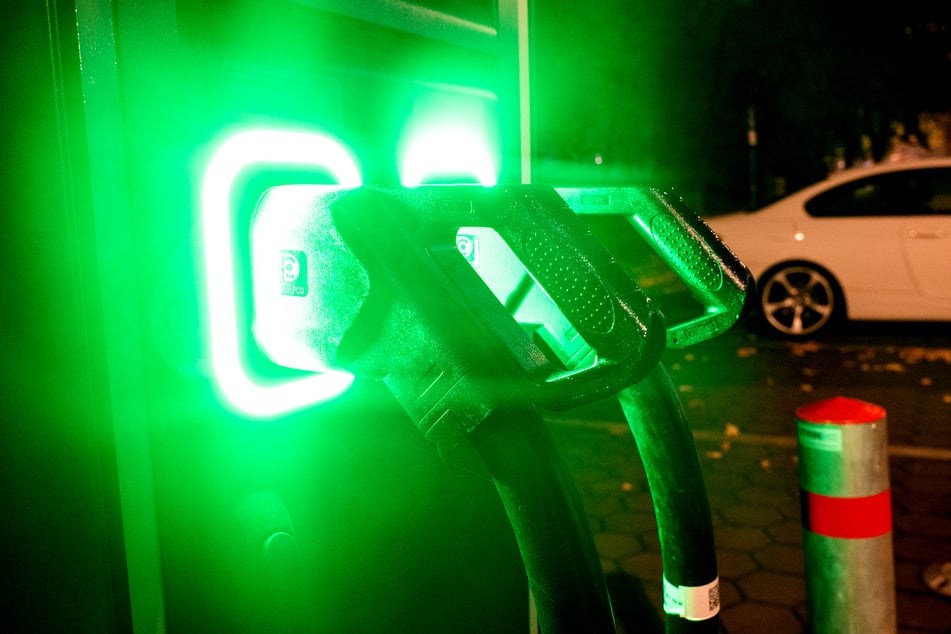 Die Schnelllade-Infrastruktur für E-Autos wächst – aber die regionale Verteilung bleibt ungleich. (Symbolbild)